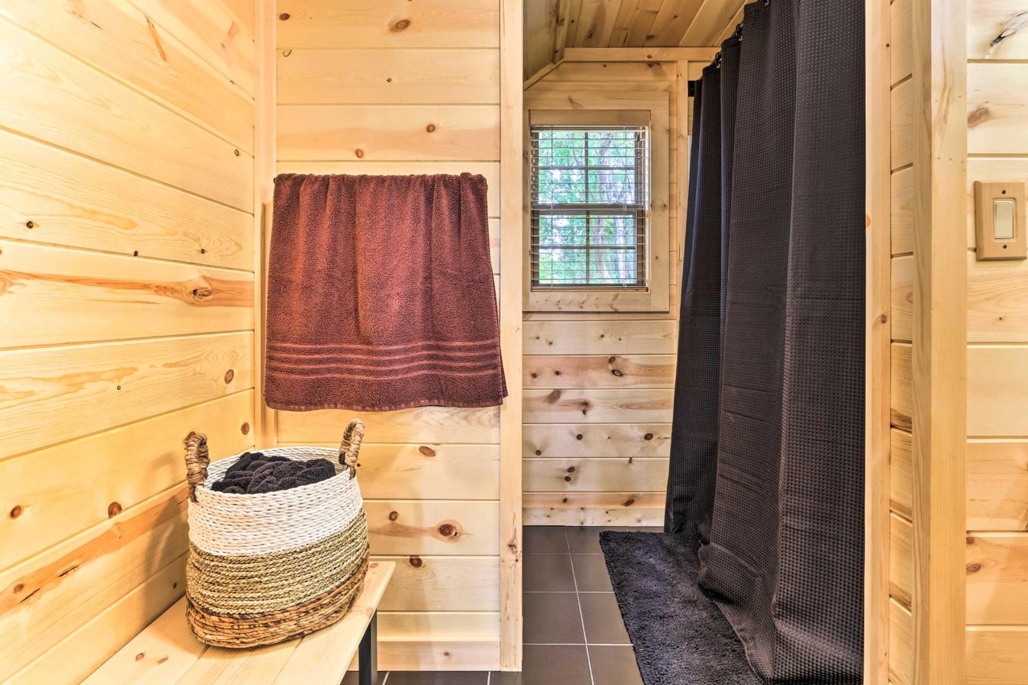 Idyllic Cabin In The Heart Of Hocking Hills Rockbridge Exterior photo